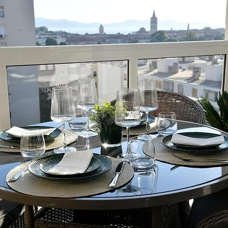 Sun-lit Apartment *